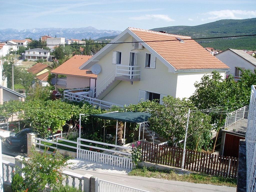 Kiwi Apartments Gornji Karin Exterior photo