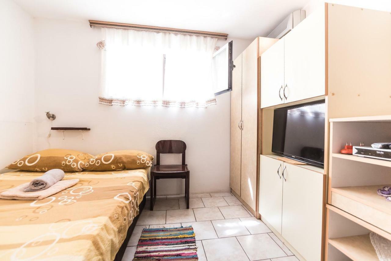 Kiwi Apartments Gornji Karin Exterior photo